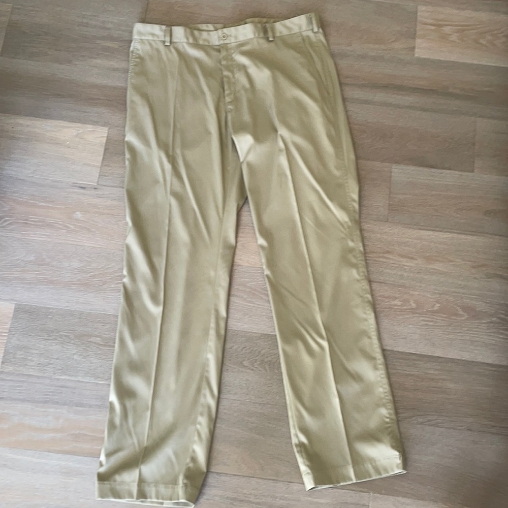Nike Golf Dri-fit khaki flat front golf pants